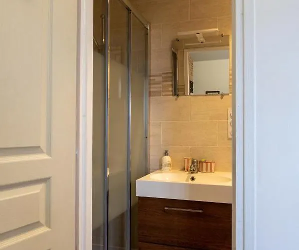 La Bouillerie Du Manoir Des Breholles Πανσιόν Goustranville